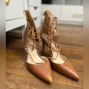Jessica Simpson Women’s lace up brown leather heels